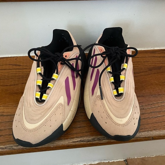 Adidas GZ9182. Sneakers Shoe Ozelia W Women’s Size 6 Athletic Running Peach Pink - Picture 3 of 10